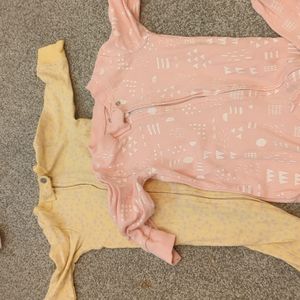 Set of jammies with zippers and footies bin 3